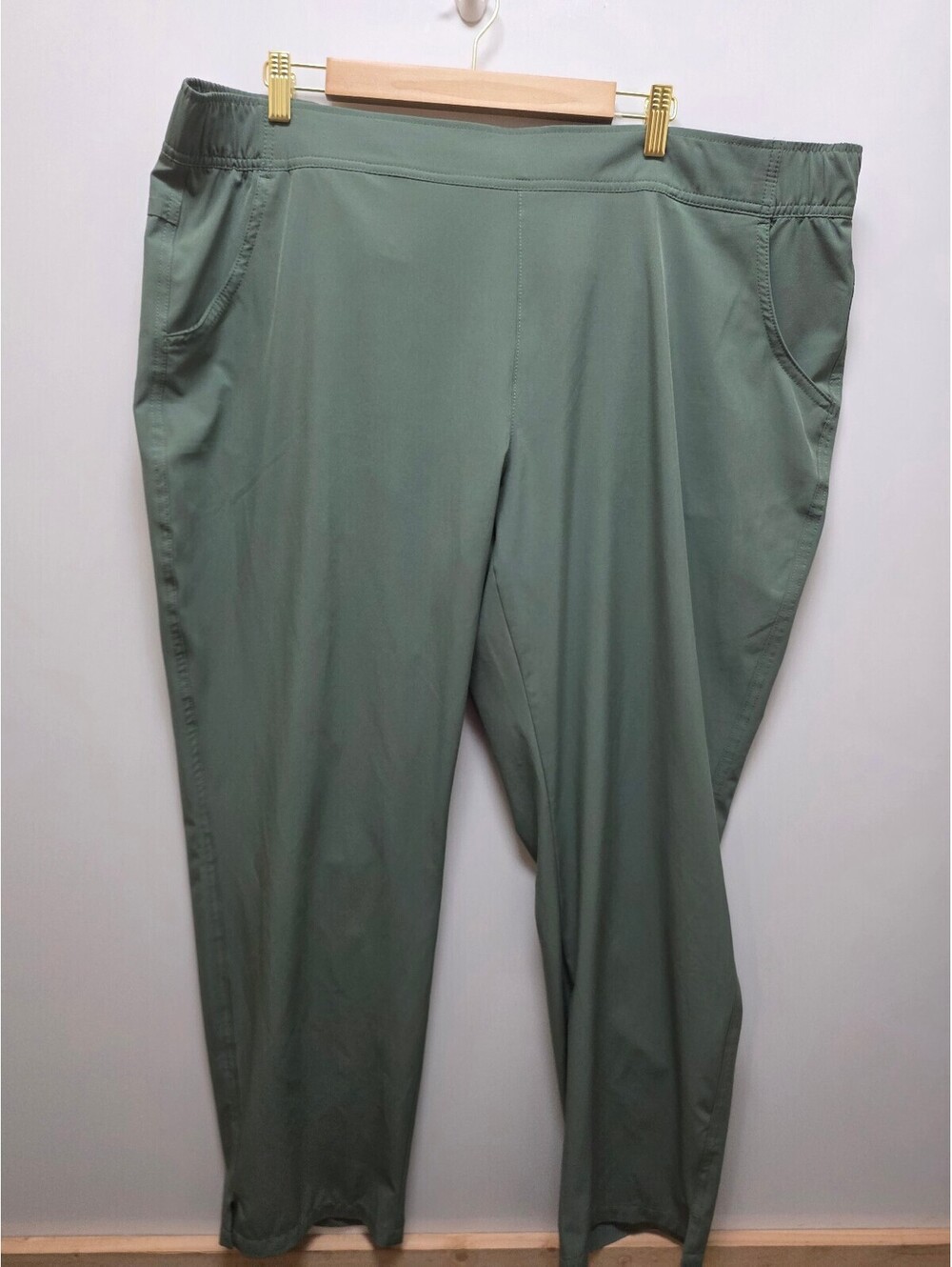 Eddie Bauer Women's XXL Olive Green Casual Pants